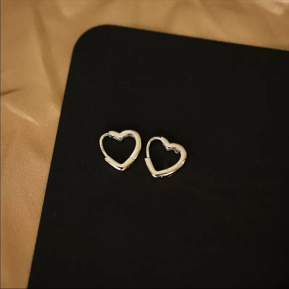 π Sterling Silver 925 Heart Earrings Huggie Hoop - Picture 3 of 3
